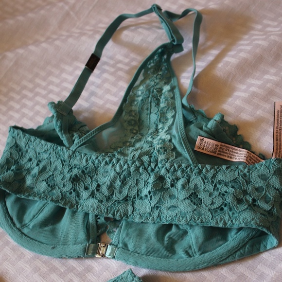 VS BODY BY VICTORIA, UNLINED PLUNGE W/FRONT CLASP - Picture 3 of 7